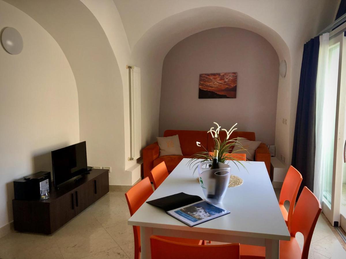 Villa Borgo Borago 布雷佐内加尔达 外观 照片