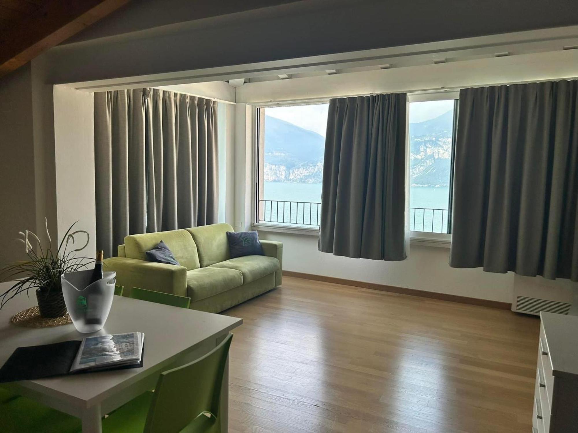 Villa Borgo Borago 布雷佐内加尔达 外观 照片